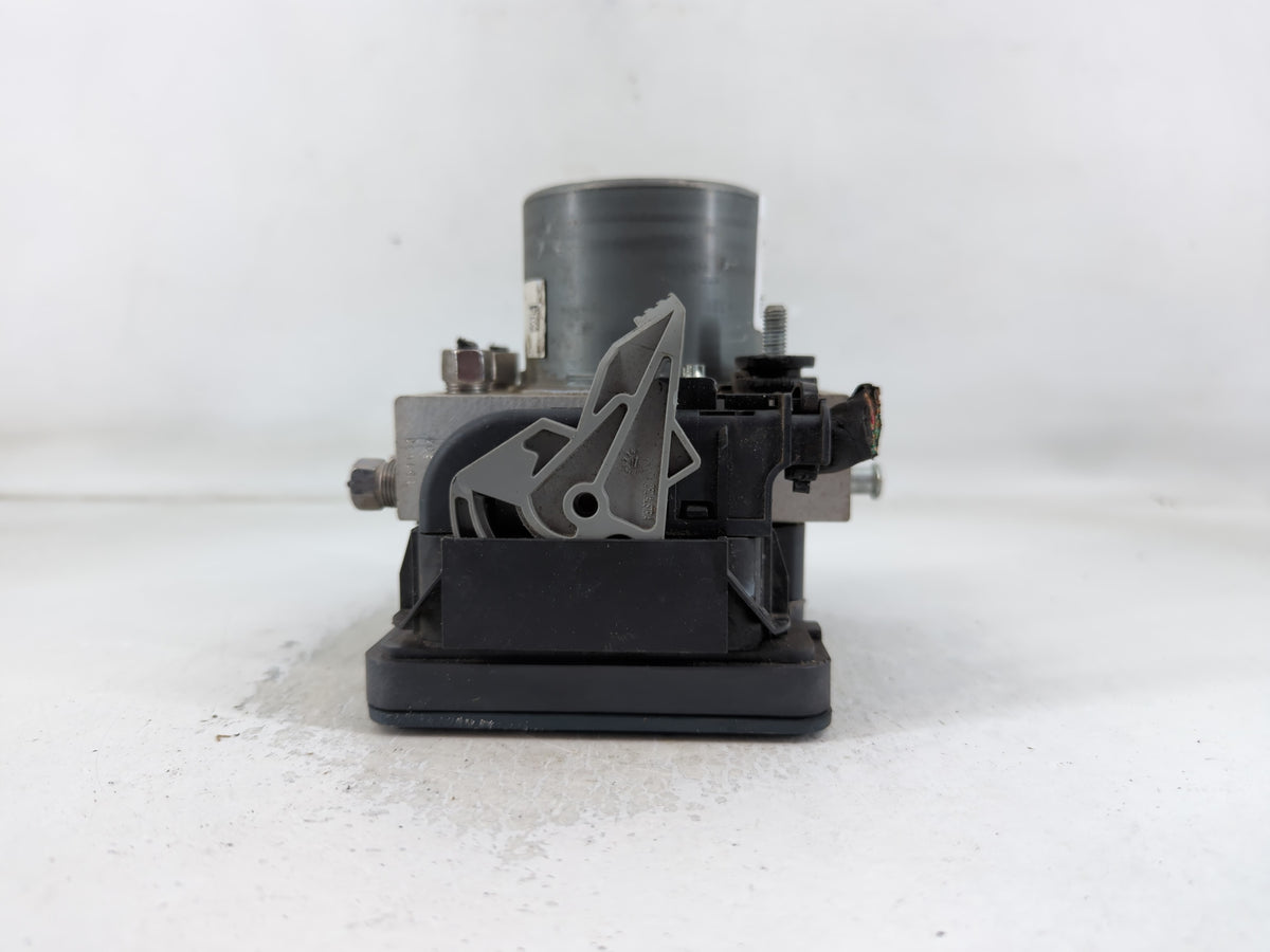 2016 Chrysler 200 Anti-Lock Brake ABS Pump Module Actuator OEM P/N:68267002AC Fits OEM Used Auto Parts - Oemusedautoparts1.c