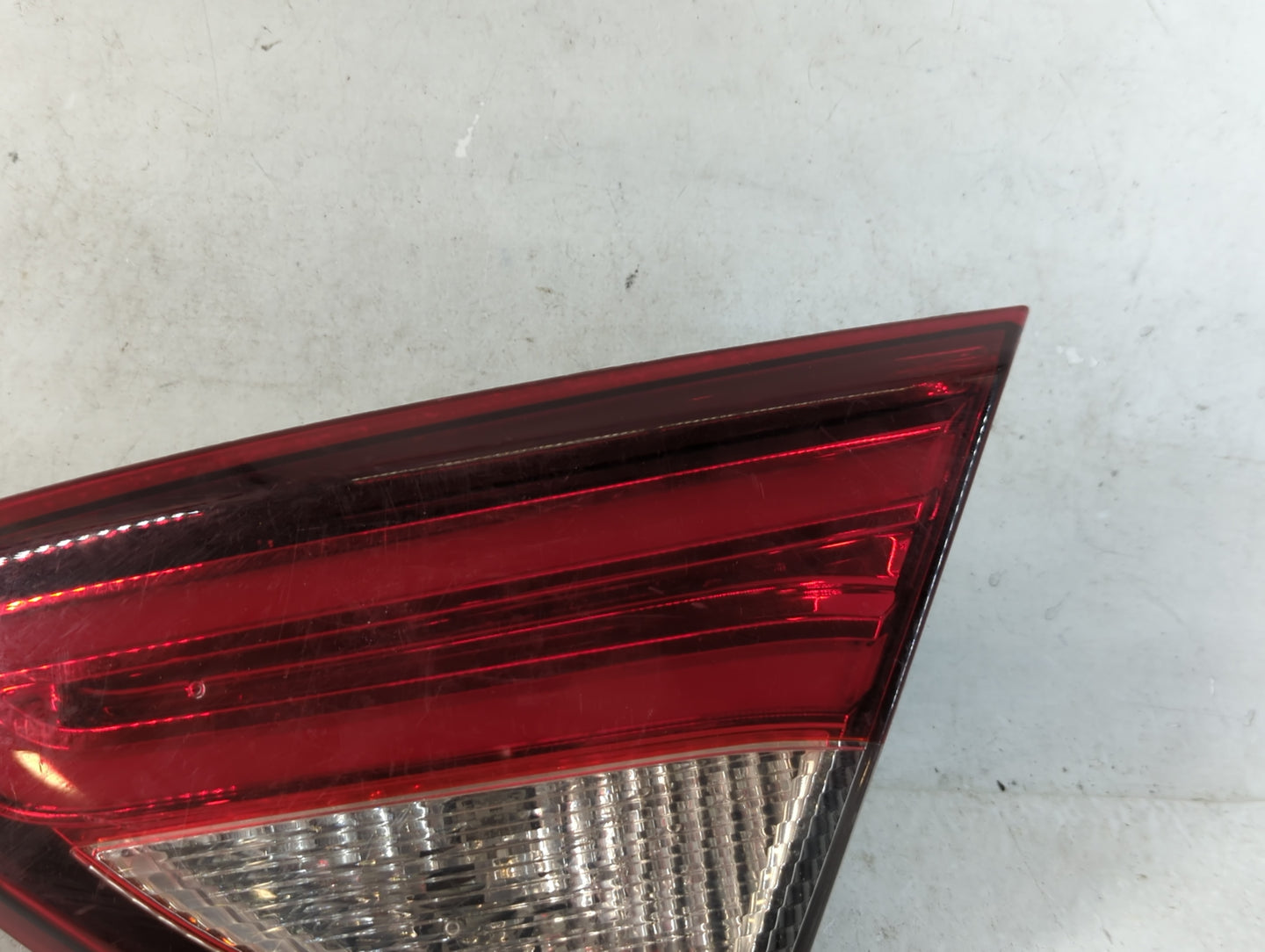 2015-2017 Chrysler 200 Tail Light Assembly Passenger Right OEM P/N:BDM92404000 Fits Fits 2015 2016 2017 OEM Used Auto Parts 