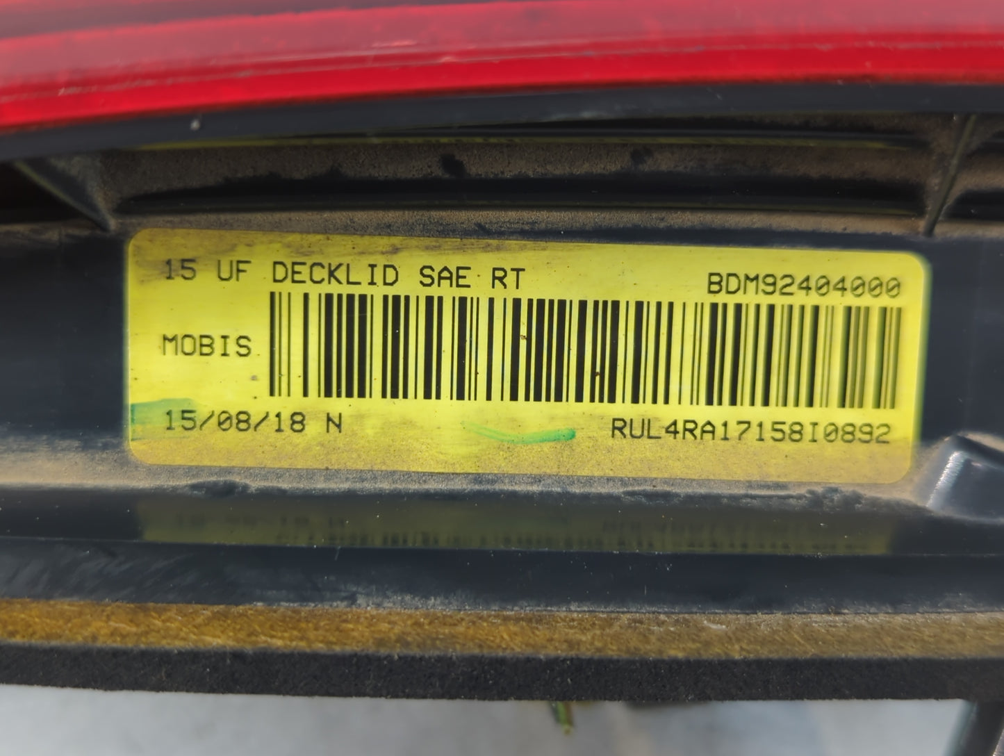 2015-2017 Chrysler 200 Tail Light Assembly Passenger Right OEM P/N:BDM92404000 Fits Fits 2015 2016 2017 OEM Used Auto Parts 