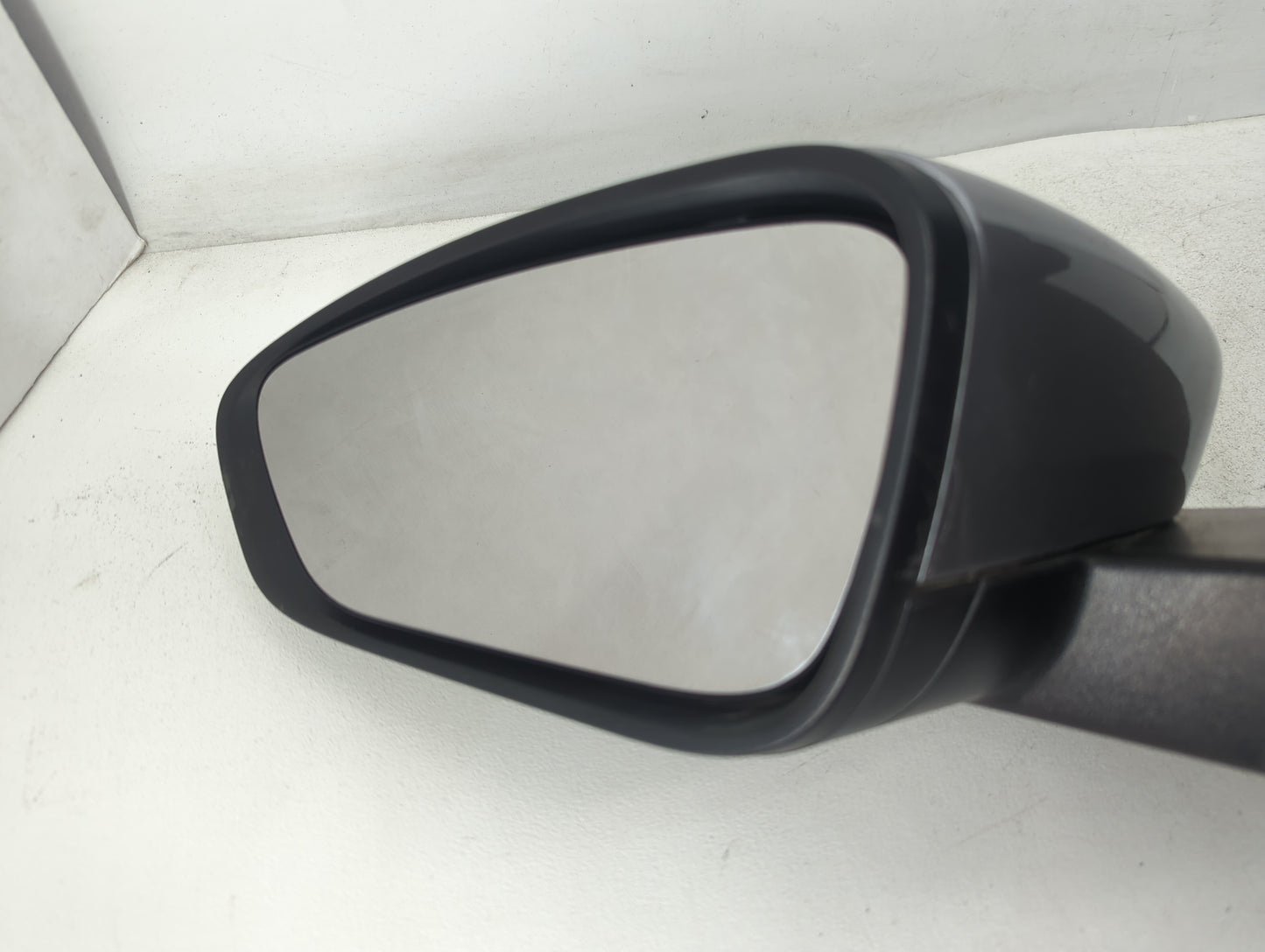 2016 Chrysler 200 Driver Side View Mirror - Left Door Mirror OEM Used - Oemusedautoparts1.com