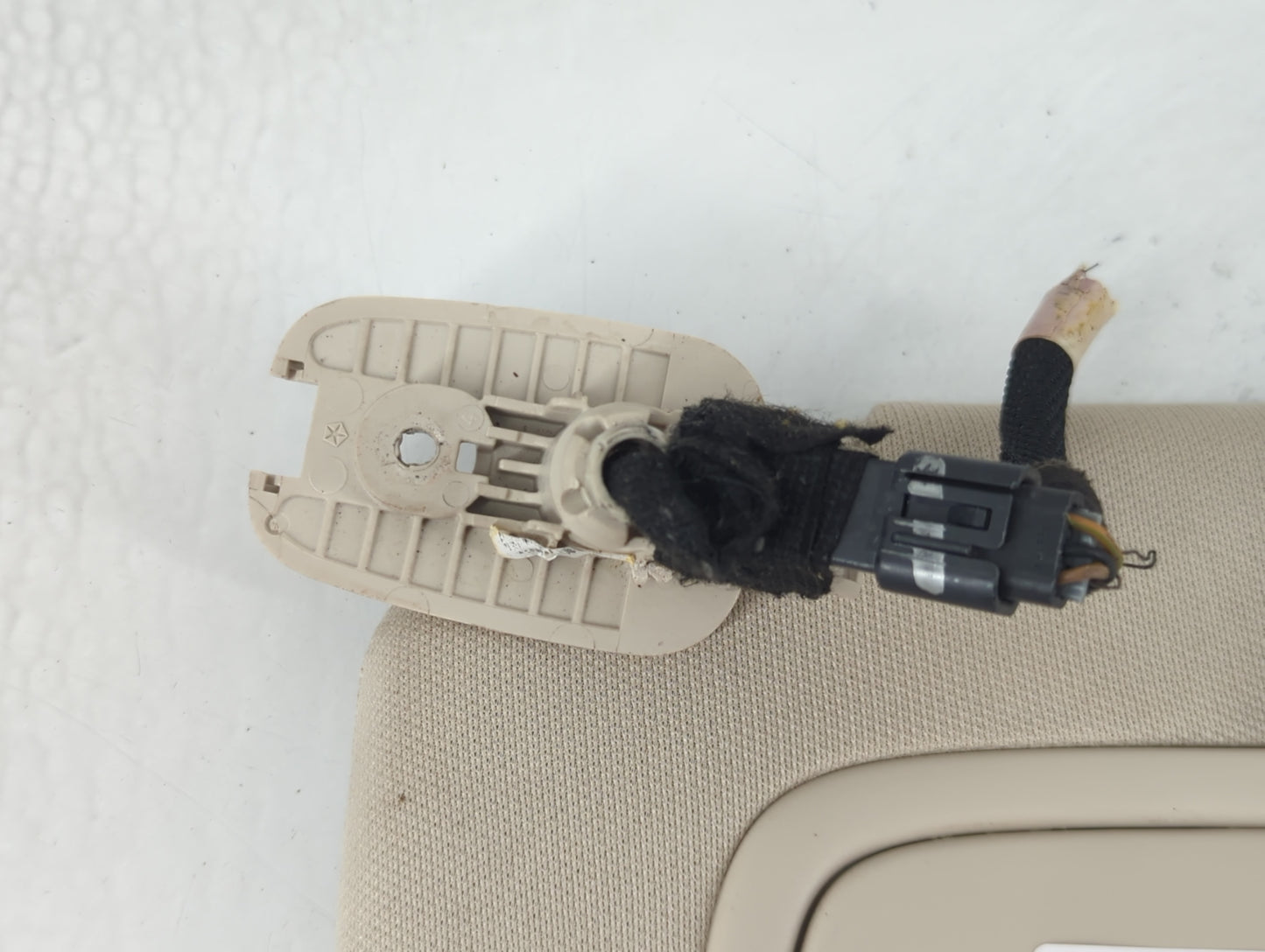 2016-2017 Chrysler 200 Sun Visor Shade Replacement Driver Left Mirror Fits Fits 2016 2017 OEM Used Auto Parts - Oemusedautop