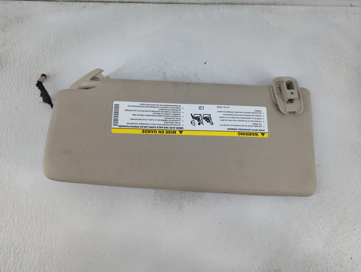 2016-2017 Chrysler 200 Sun Visor Shade Replacement Passenger Right Mirror Fits Fits 2016 2017 OEM Used Auto Parts - Oemuseda