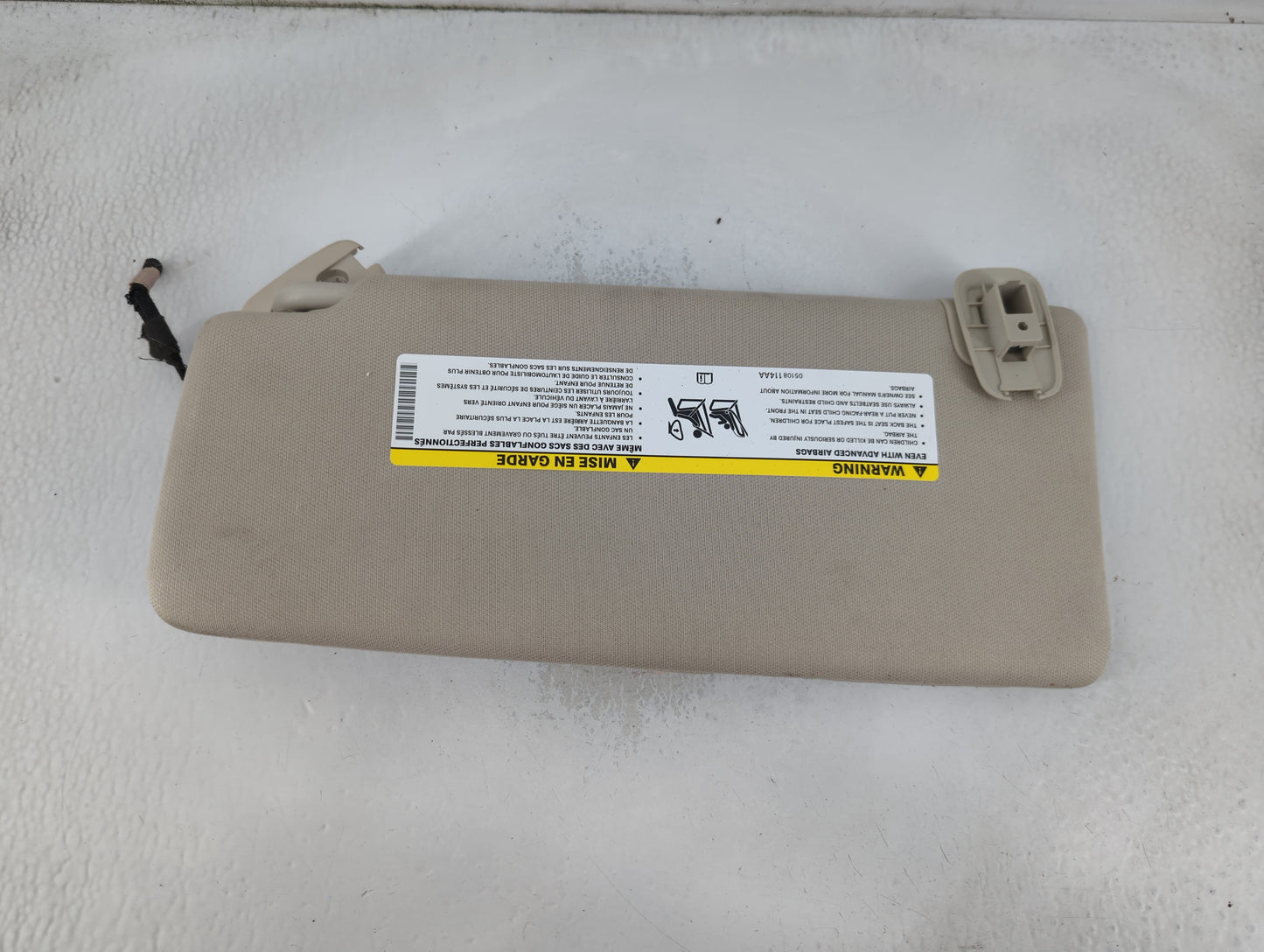 2016-2017 Chrysler 200 Sun Visor Shade Replacement Passenger Right Mirror Fits Fits 2016 2017 OEM Used Auto Parts - Oemuseda