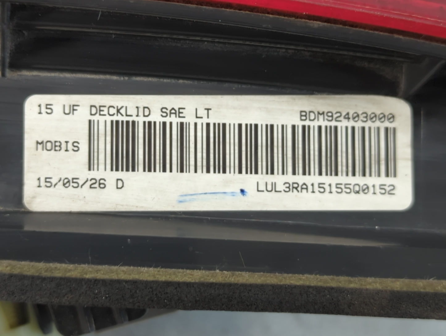 2016 Chrysler 200 Tail Light Assembly Driver Left OEM P/N:BDM92403000 Fits OEM Used Auto Parts - Oemusedautoparts1.com