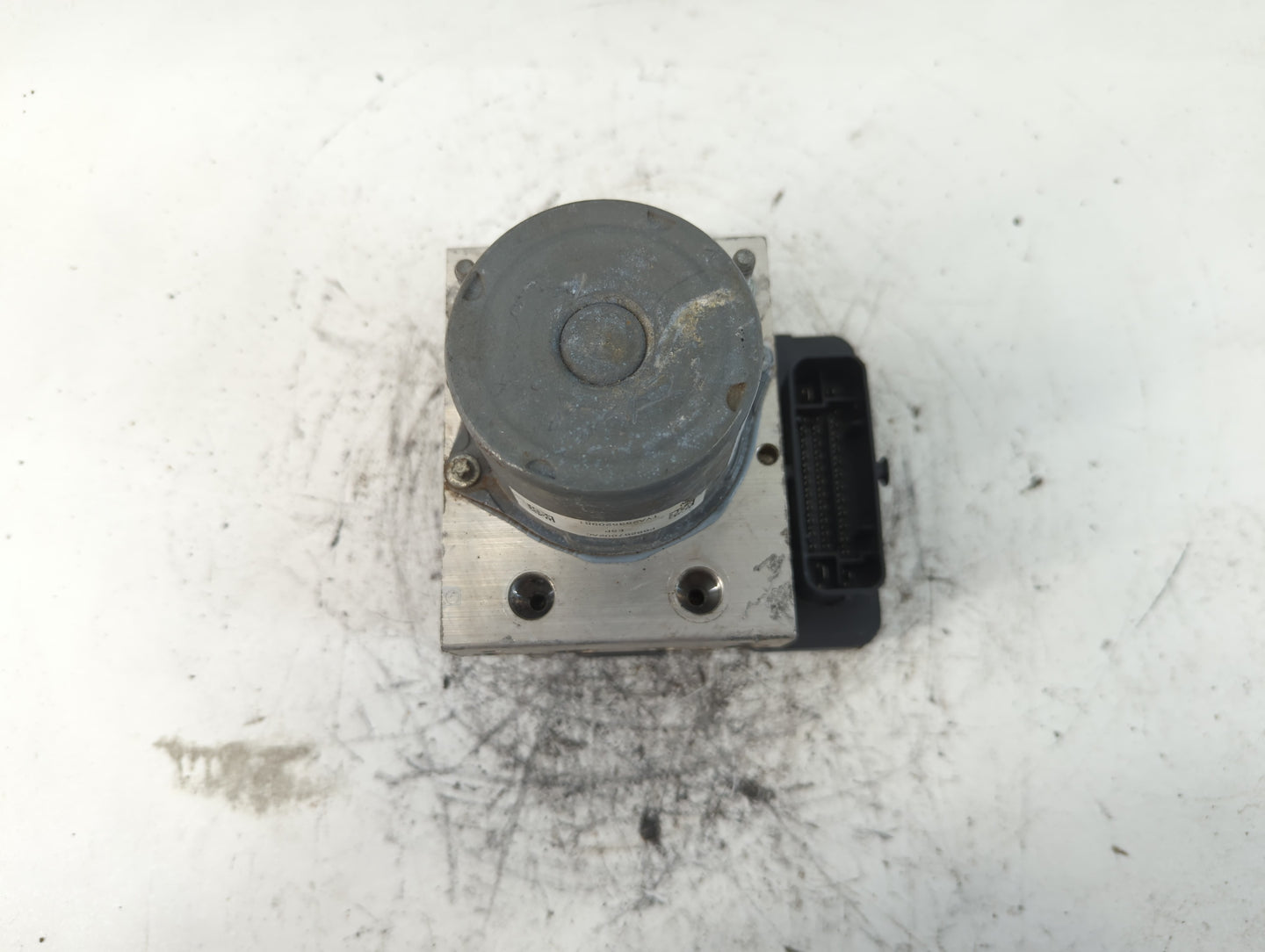 2016 Chrysler 200 ABS Pump Control Module Replacement P/N:P68267002AC Fits OEM Used Auto Parts - Oemusedautoparts1.com