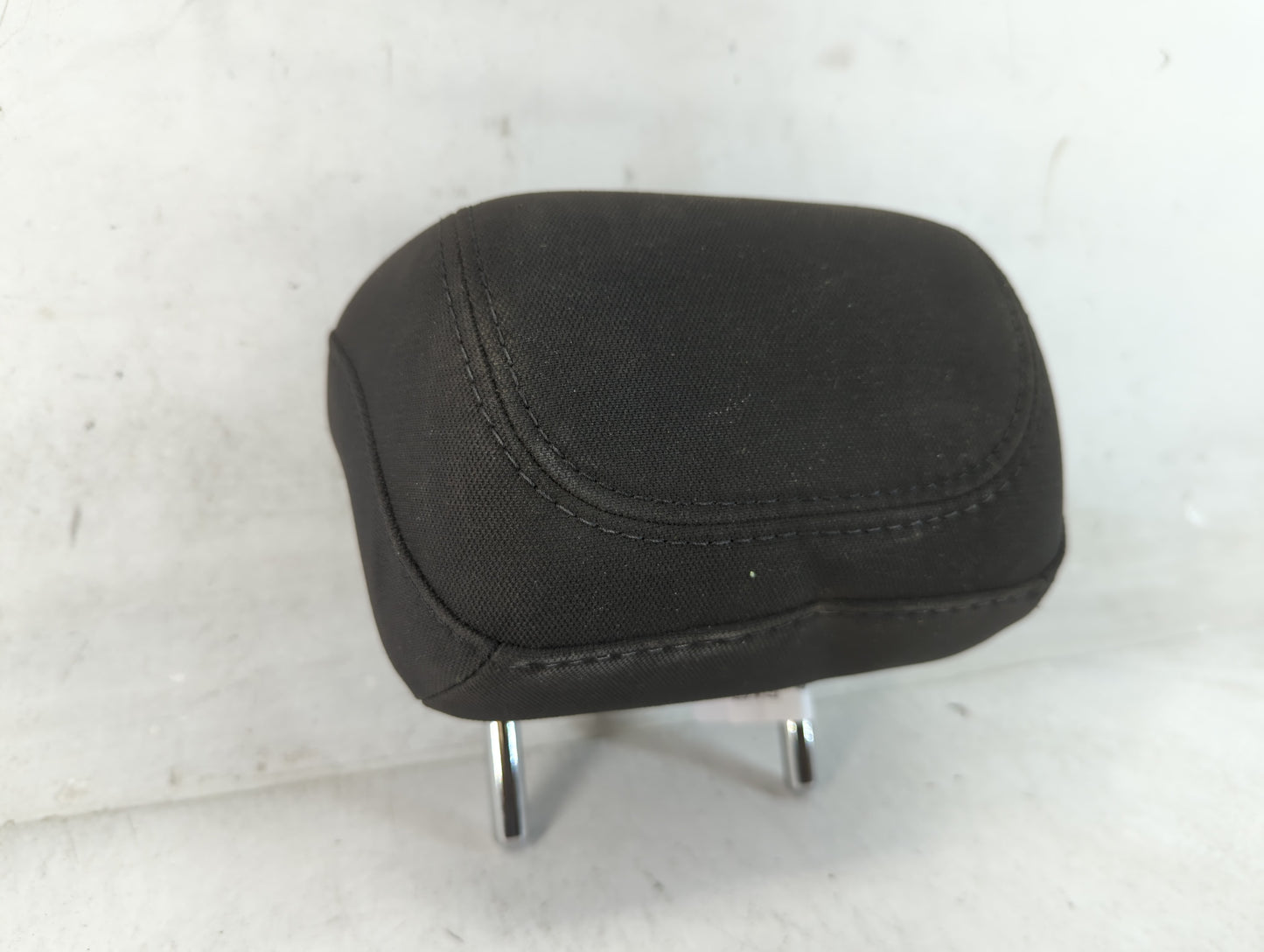 2016 Chrysler 200 Headrest Head Rest Rear Center Seat Fits OEM Used Auto Parts - Oemusedautoparts1.com