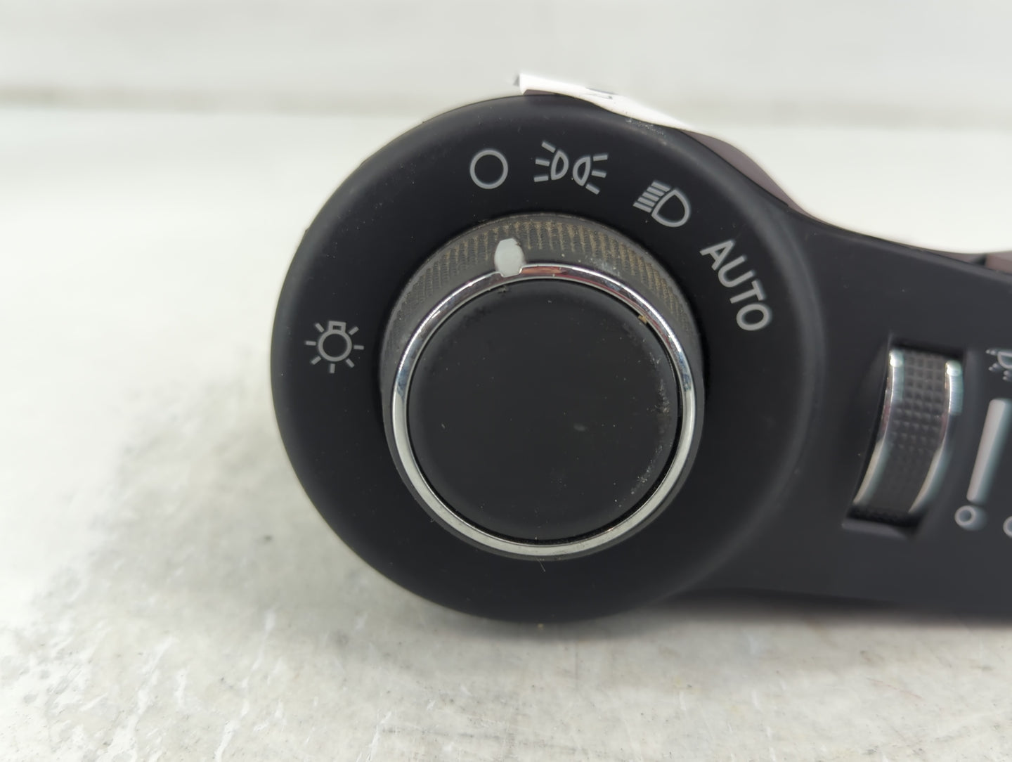 2016 Chrysler 200 Headlight Head Light Switch Lamp Control - Oemusedautoparts1.com