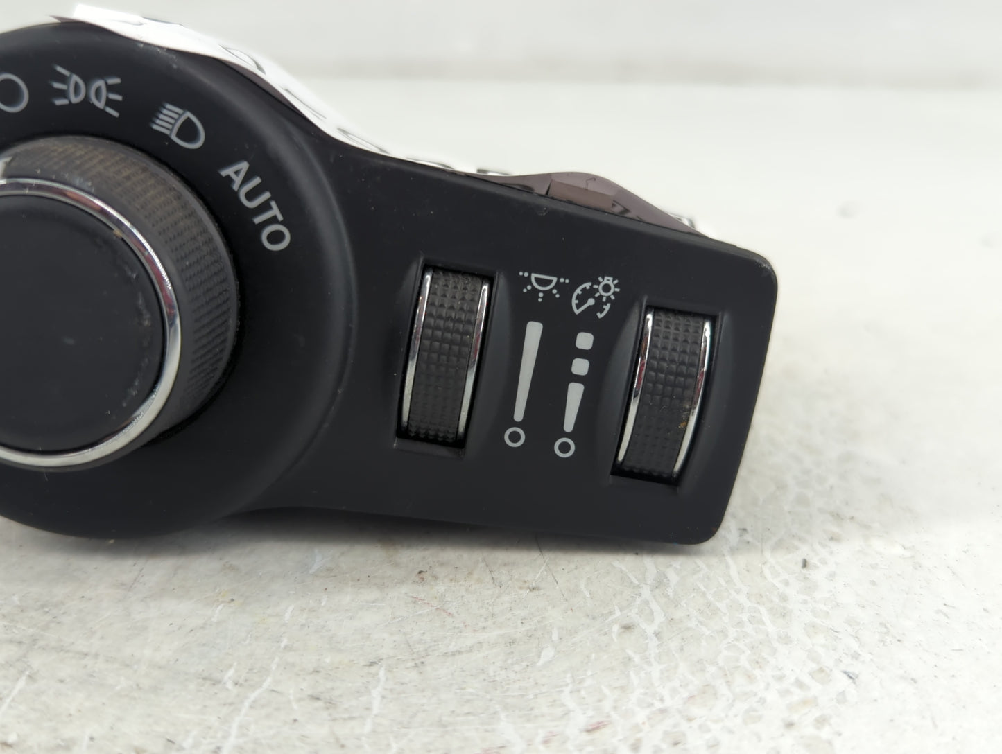 2016 Chrysler 200 Headlight Head Light Switch Lamp Control - Oemusedautoparts1.com