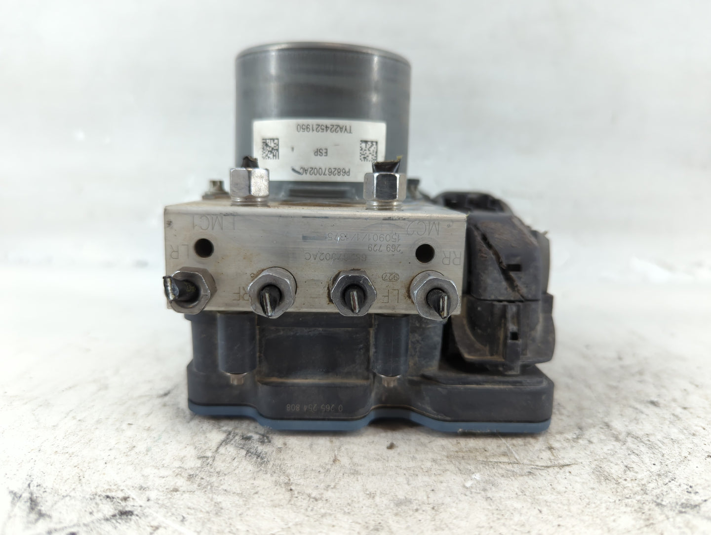 2016 Chrysler 200 ABS Pump Control Module Replacement P/N:P68267002AC Fits OEM Used Auto Parts - Oemusedautoparts1.com