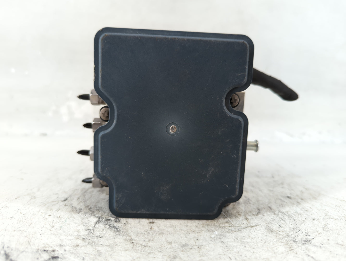 2016 Chrysler 200 ABS Pump Control Module Replacement P/N:P68267002AC Fits OEM Used Auto Parts - Oemusedautoparts1.com