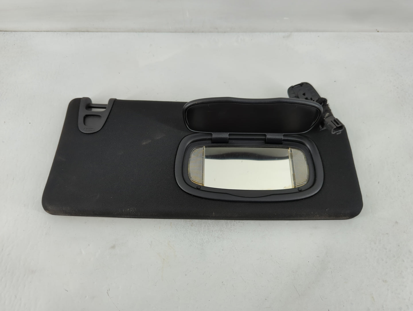 2016-2017 Chrysler 200 Sun Visor Shade Replacement Passenger Right Mirror Fits Fits 2016 2017 OEM Used Auto Parts - Oemuseda
