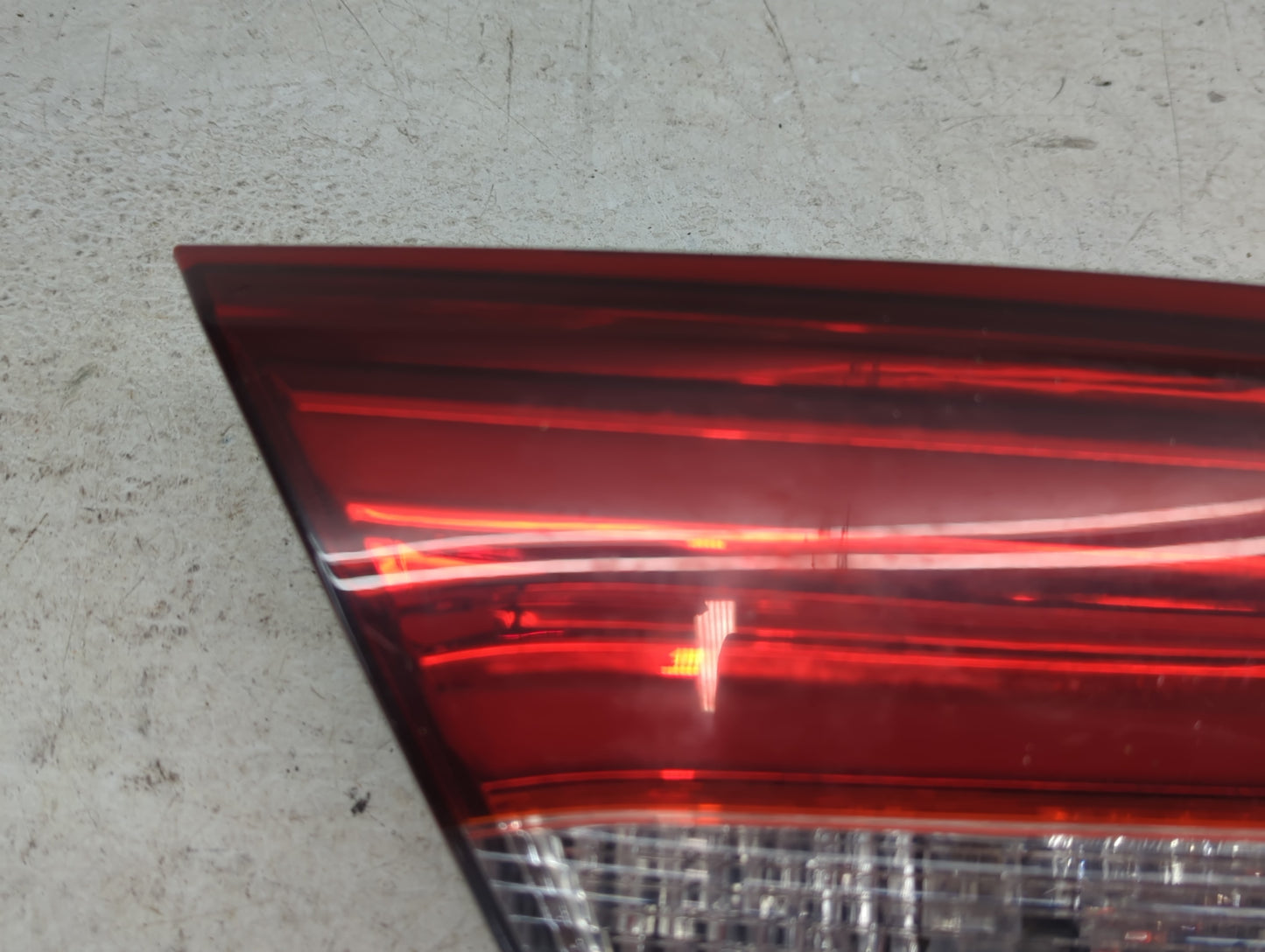 2015 Chrysler 200 Driver Left Side Tail Light Taillight Deck Lid Mounted - Oemusedautoparts1.com