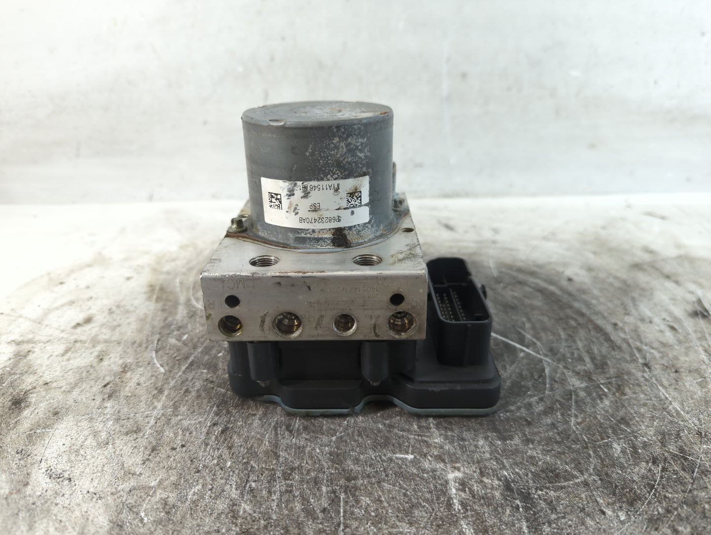 2016 Chrysler 200 ABS Pump Control Module Replacement P/N:P68232470AB Fits OEM Used Auto Parts - Oemusedautoparts1.com