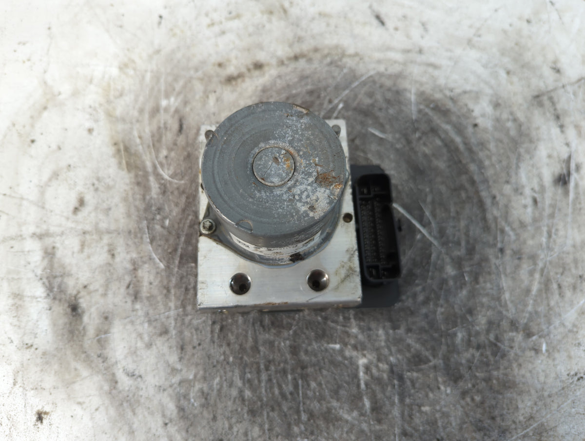 2016 Chrysler 200 Anti-Lock Brake ABS Pump Module Actuator OEM P/N:P68232470AB Fits OEM Used Auto Parts - Oemusedautoparts1.