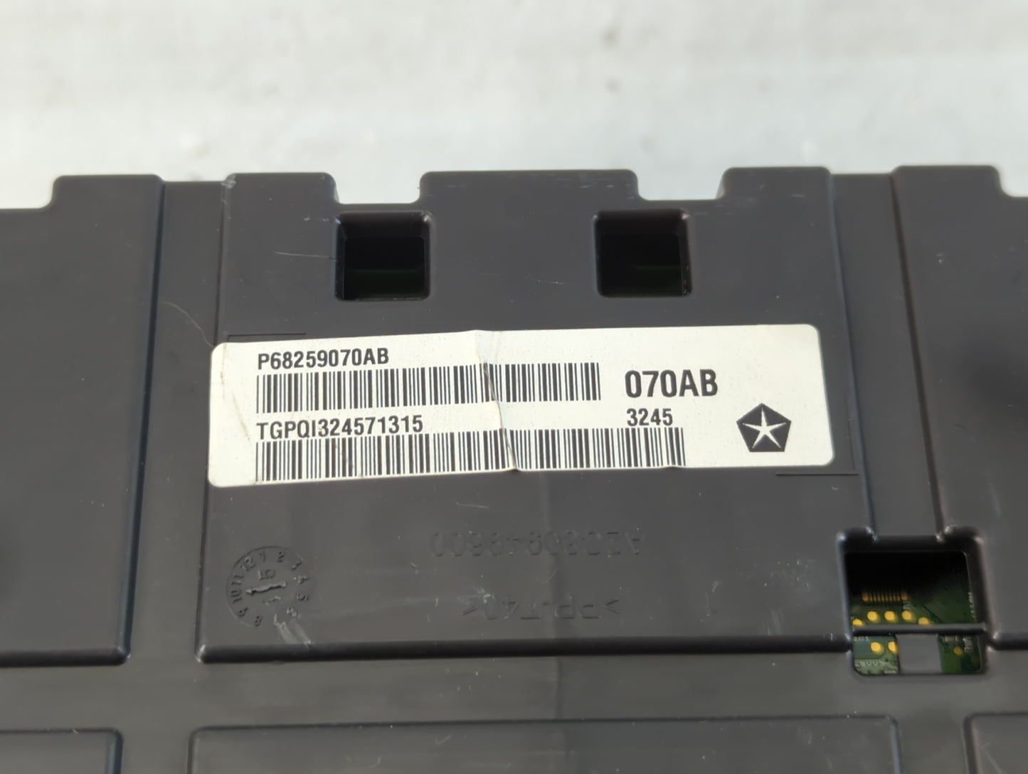 2016 Chrysler 200 Instrument Cluster Speedometer Gauges P/N:P68259061AB Fits OEM Used Auto Parts - Oemusedautoparts1.com