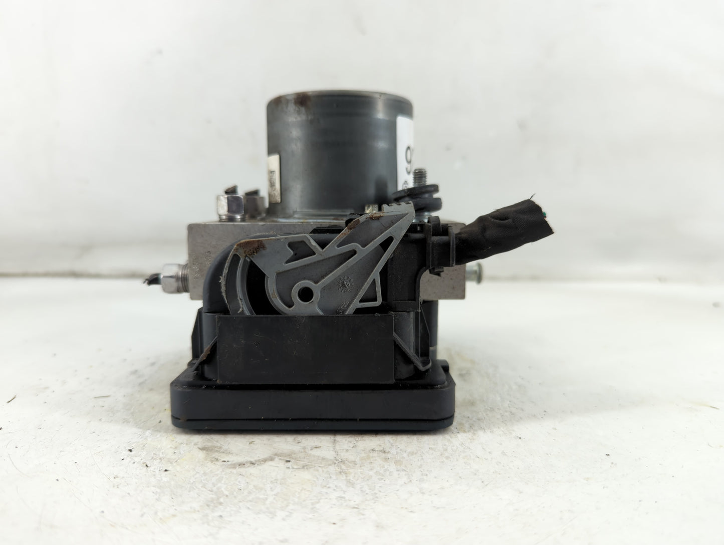2016 Chrysler 200 ABS Pump Control Module Replacement P/N:P68267002AC Fits OEM Used Auto Parts - Oemusedautoparts1.com