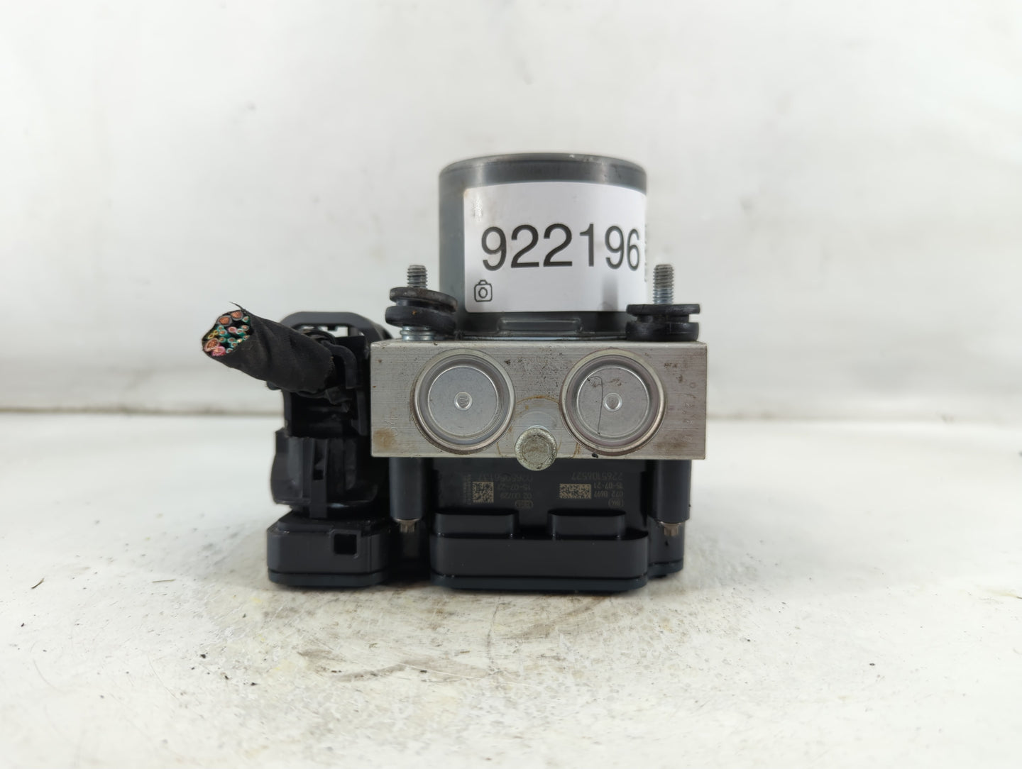 2016 Chrysler 200 ABS Pump Control Module Replacement P/N:P68267002AC Fits OEM Used Auto Parts - Oemusedautoparts1.com