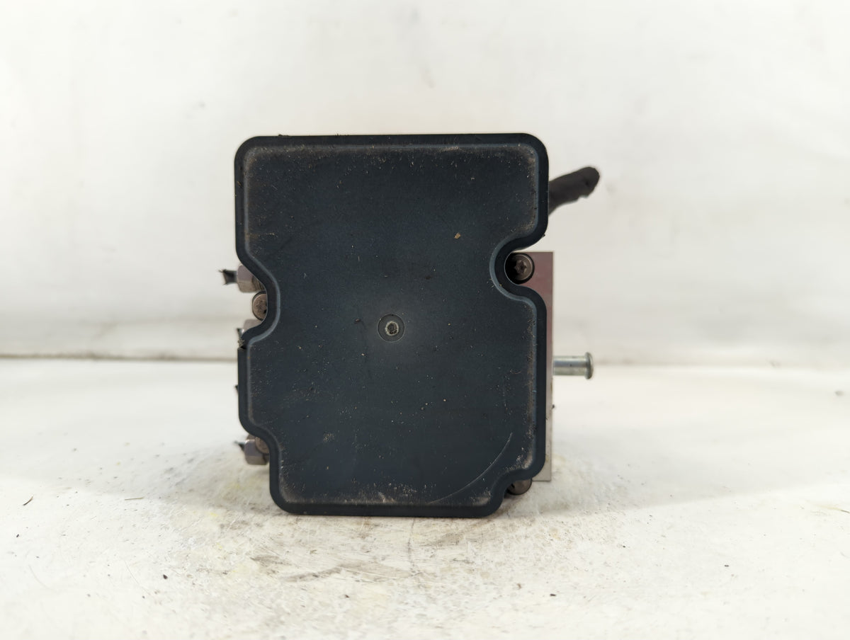 2016 Chrysler 200 Anti-Lock Brake ABS Pump Module Actuator OEM P/N:P68267002AC Fits OEM Used Auto Parts - Oemusedautoparts1.