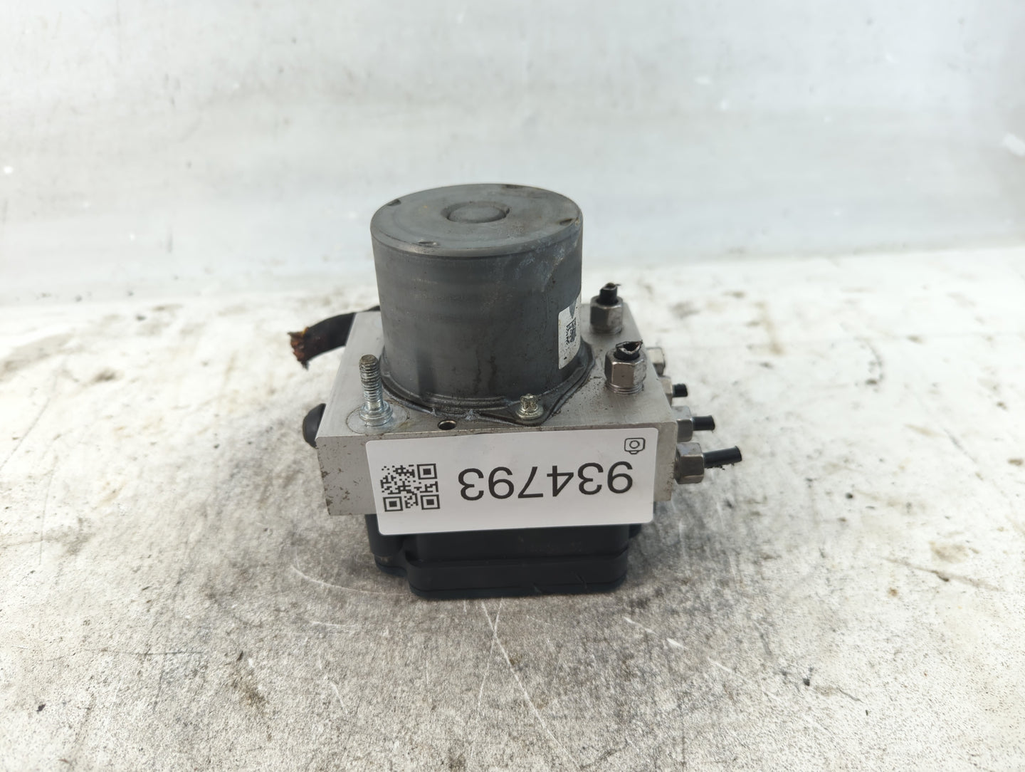 2016 Chrysler 200 ABS Pump Control Module Replacement P/N:P68267002AC Fits OEM Used Auto Parts - Oemusedautoparts1.com