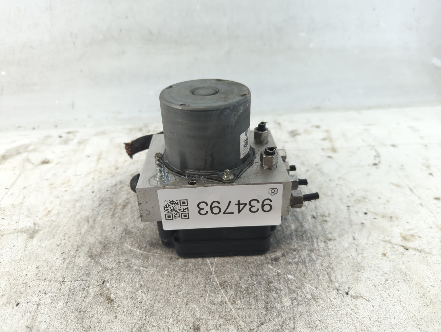 2016 Chrysler 200 ABS Pump Control Module Replacement P/N:P68267002AC Fits OEM Used Auto Parts - Oemusedautoparts1.com