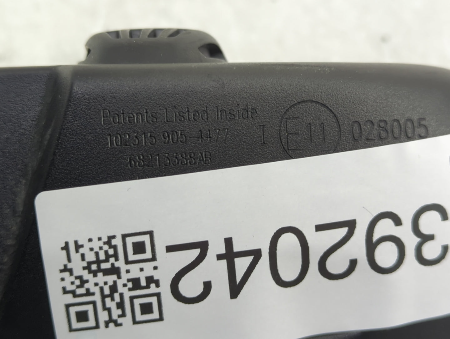 2015-2016 Chrysler 300 Interior Rear View Mirror Replacement OEM P/N:68213388AB Fits Fits 2015 2016 OEM Used Auto Parts - Oe