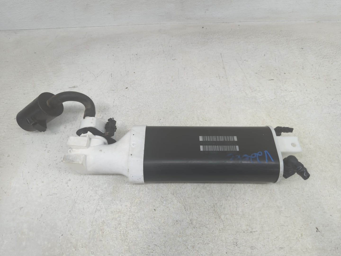 2016 Chrysler 300 Fuel Vapor Charcoal Canister - Oemusedautoparts1.com