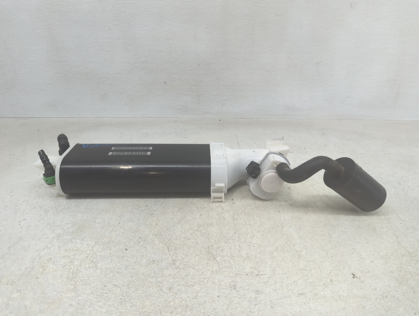 2016 Chrysler 300 Fuel Vapor Charcoal Canister - Oemusedautoparts1.com