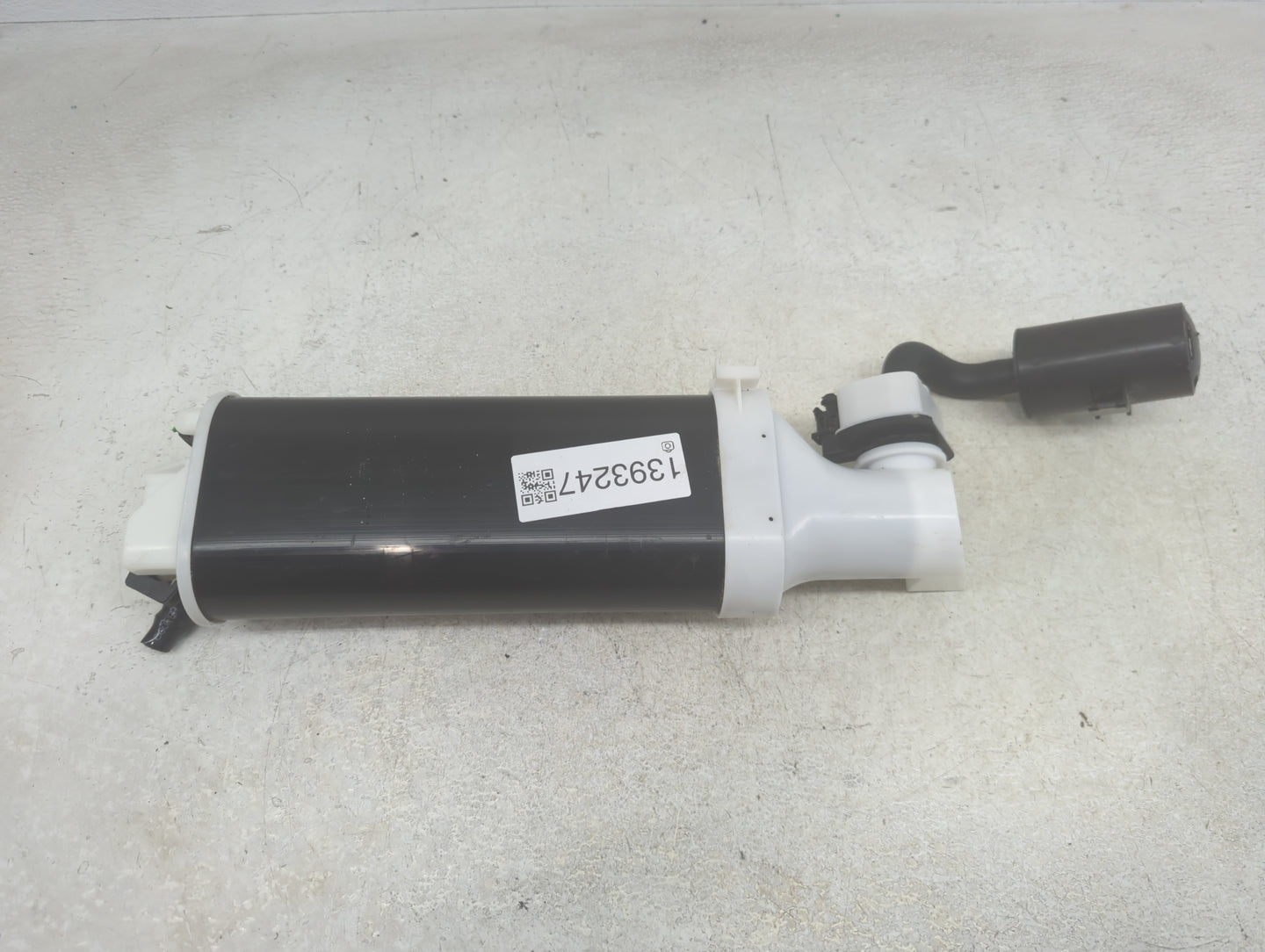 2016 Chrysler 300 Fuel Vapor Charcoal Canister - Oemusedautoparts1.com