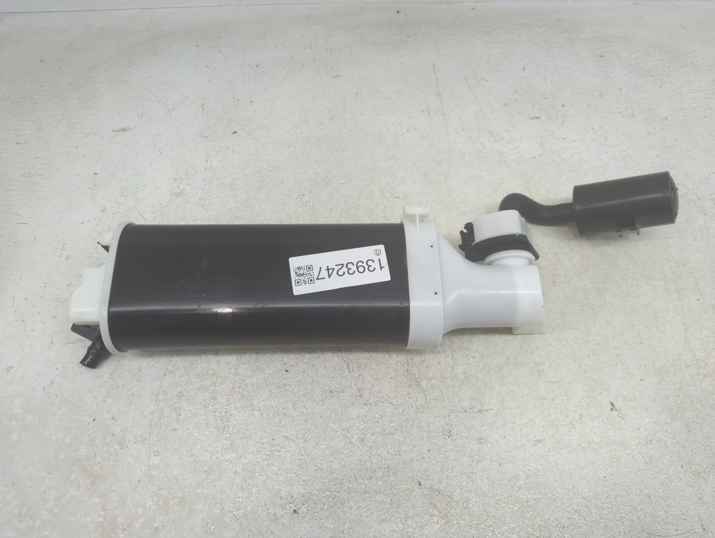 2016 Chrysler 300 Fuel Vapor Charcoal Canister - Oemusedautoparts1.com