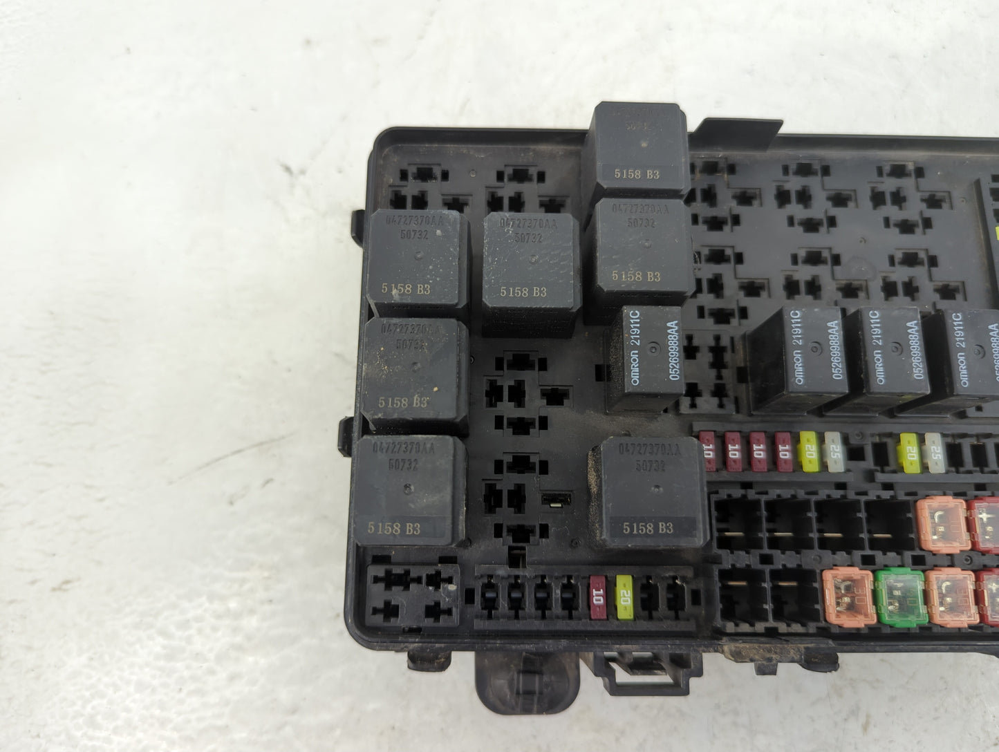 2016 Chrysler 300 Fusebox Fuse Box Panel Relay Module P/N:7171-4656-30 Fits OEM Used Auto Parts - Oemusedautoparts1.com