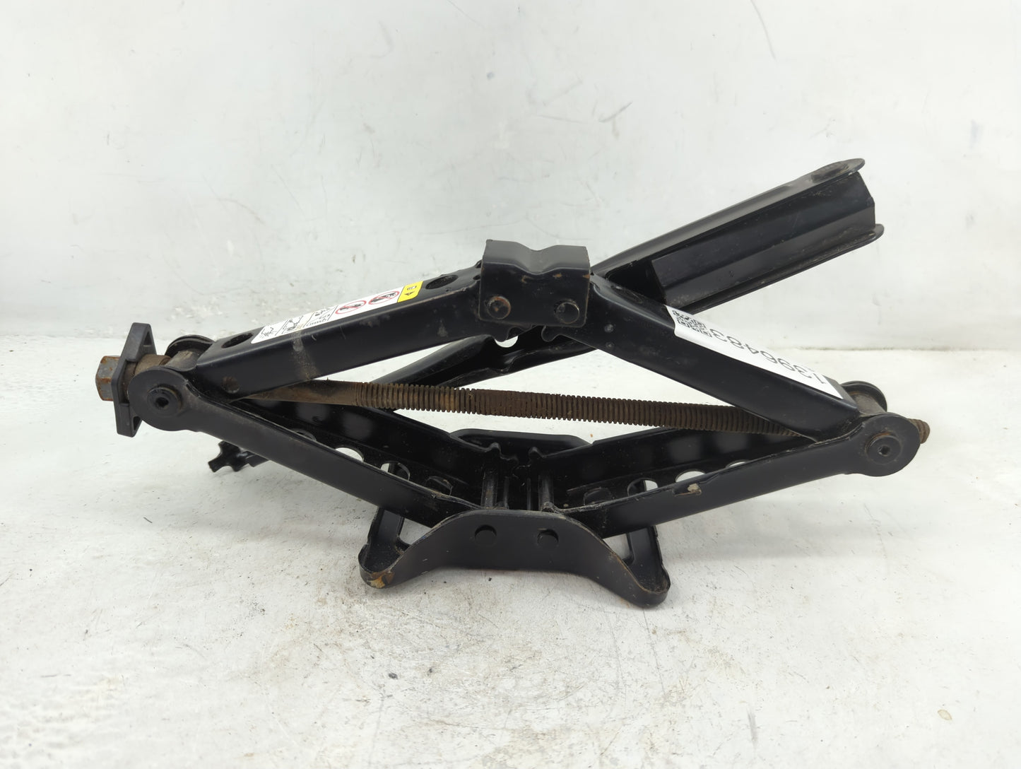 2016 Chrysler 300 Spare Scissor Car Jack - Oemusedautoparts1.com