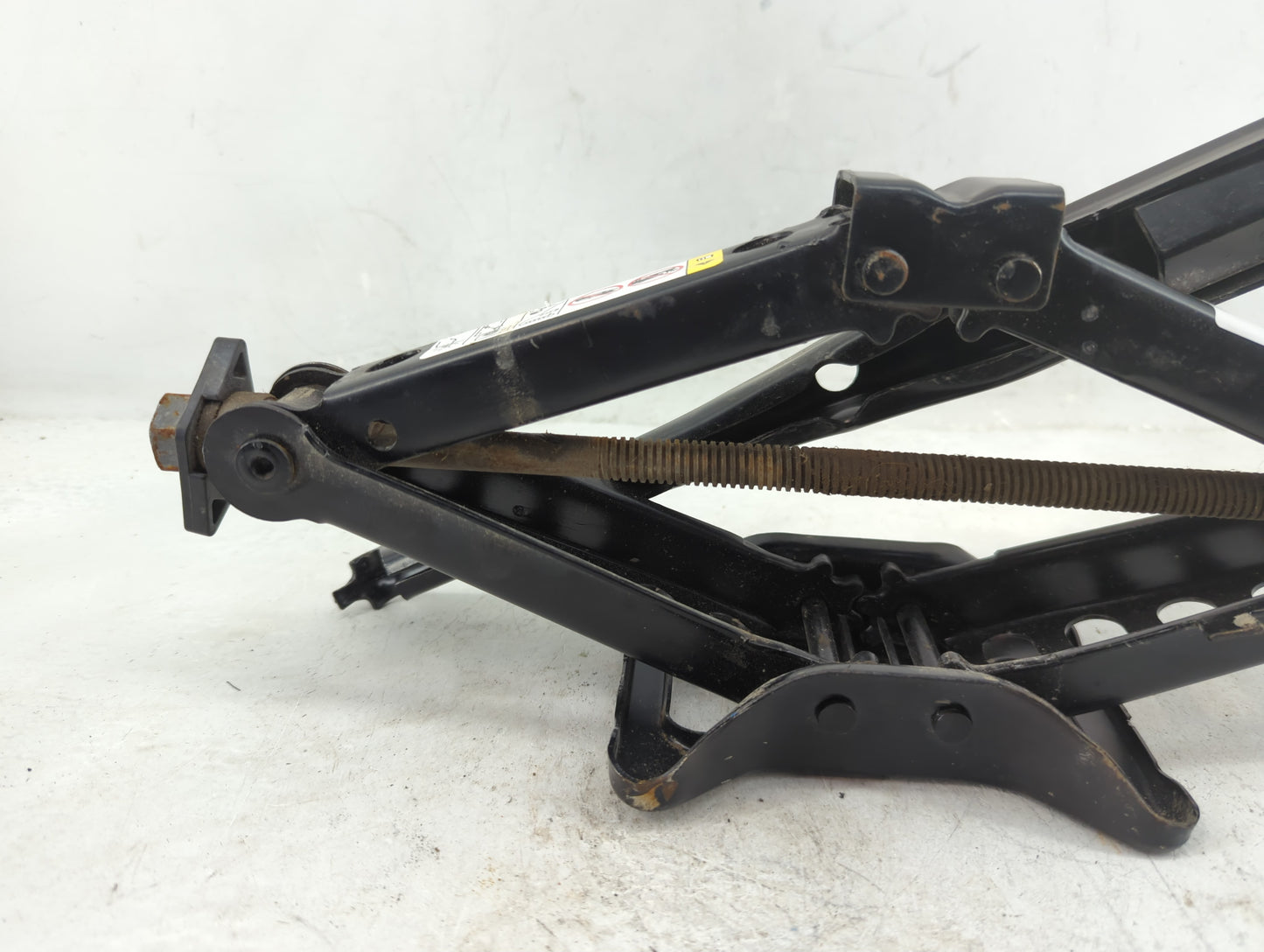 2016 Chrysler 300 Spare Scissor Car Jack - Oemusedautoparts1.com