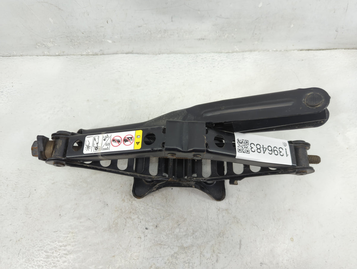 2016 Chrysler 300 Spare Scissor Car Jack - Oemusedautoparts1.com