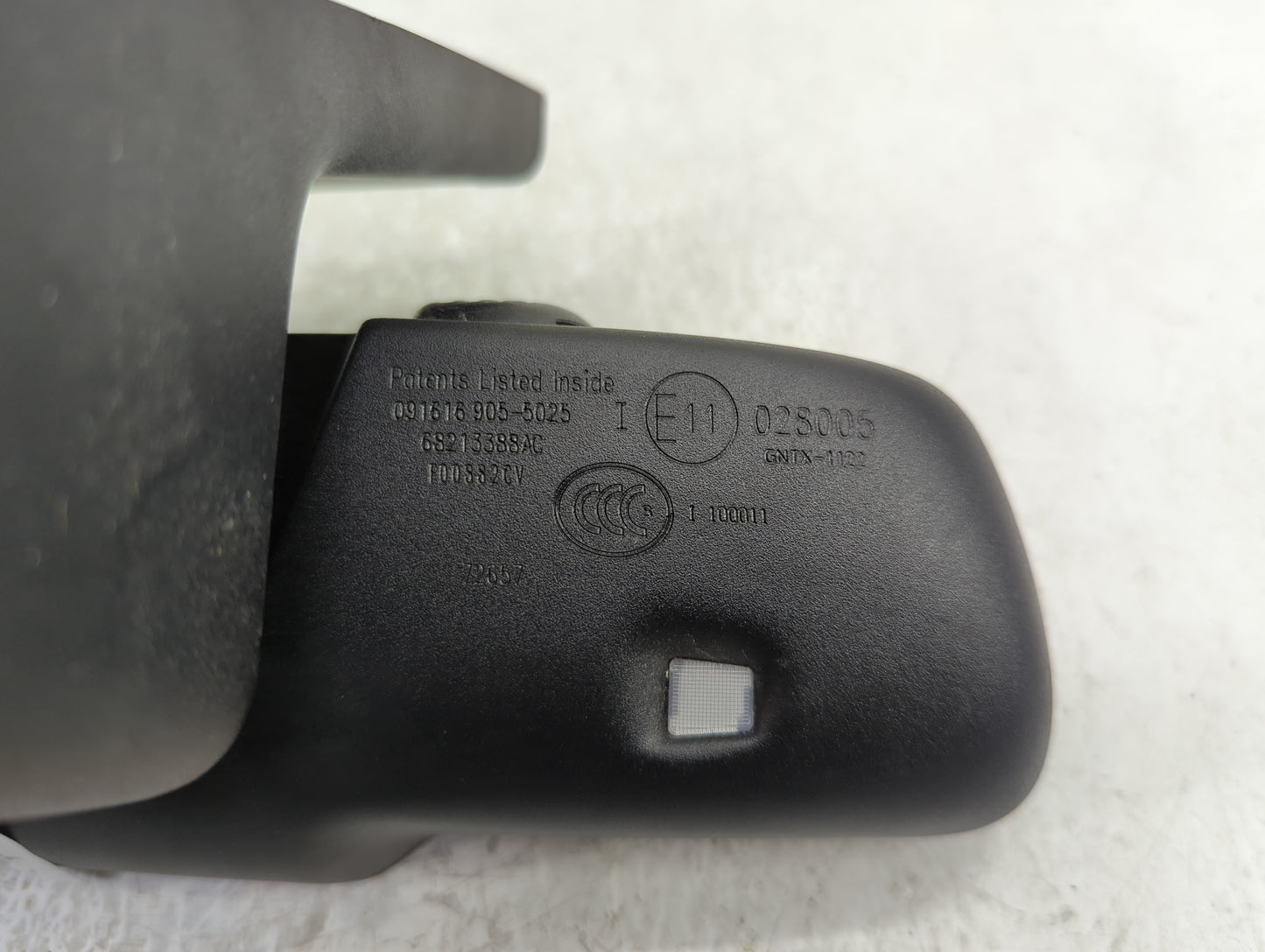 2015-2016 Chrysler 300 Interior Rear View Mirror Replacement OEM P/N:68213388AC Fits Fits 2015 2016 OEM Used Auto Parts - Oe