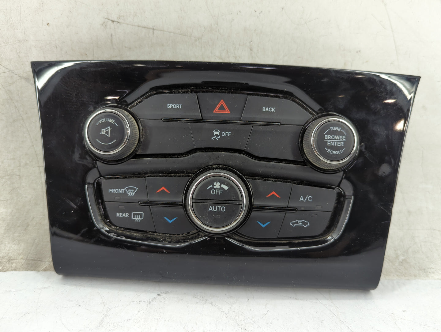 2015-2016 Chrysler 300 Climate Control Module Temperature AC/Heater Replacement Fits Fits 2015 2016 OEM Used Auto Parts - Oe