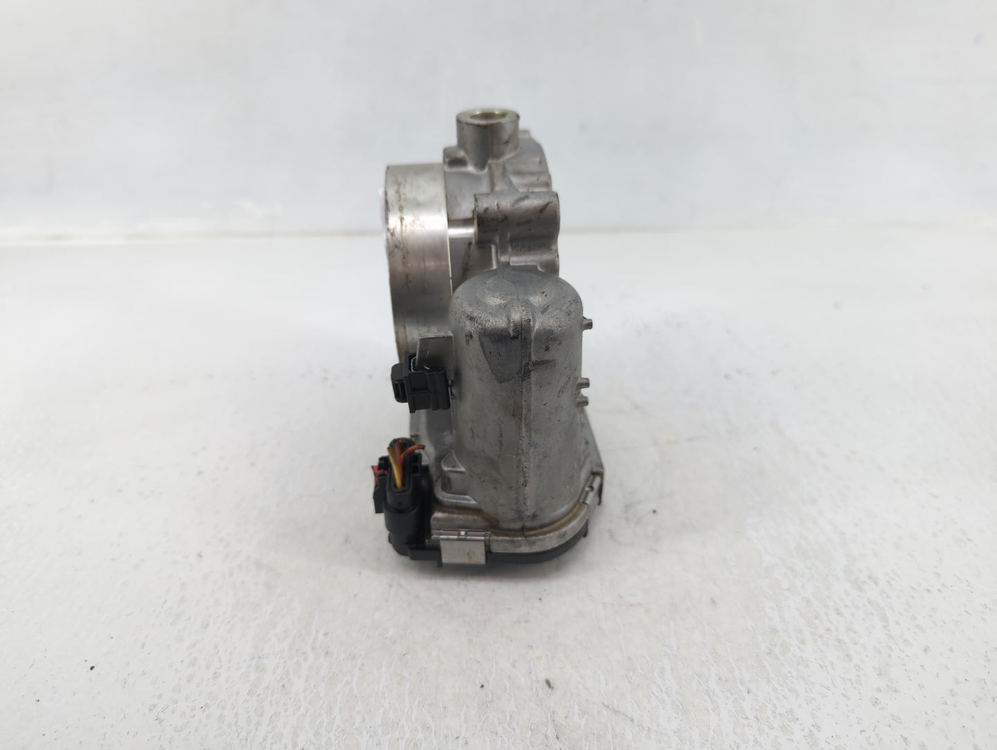 2011-2022 Chrysler 300 Throttle Body P/N:05184349AC 0 280 750 570 Fits OEM Used Auto Parts - Oemusedautoparts1.com