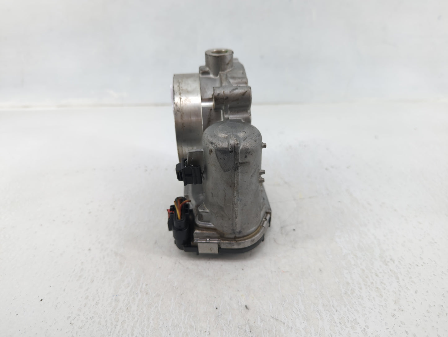 2011-2022 Chrysler 300 Throttle Body P/N:05184349AC 0 280 750 570 Fits OEM Used Auto Parts - Oemusedautoparts1.com