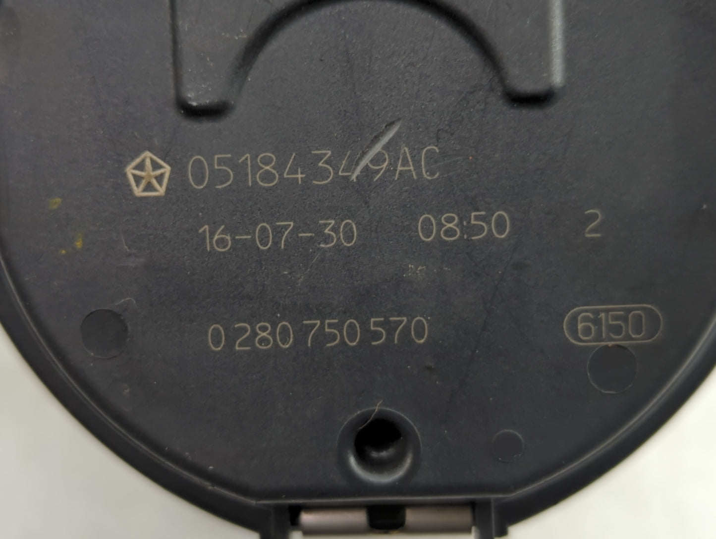 2011-2022 Chrysler 300 Throttle Body P/N:05184349AC 0 280 750 570 Fits OEM Used Auto Parts - Oemusedautoparts1.com