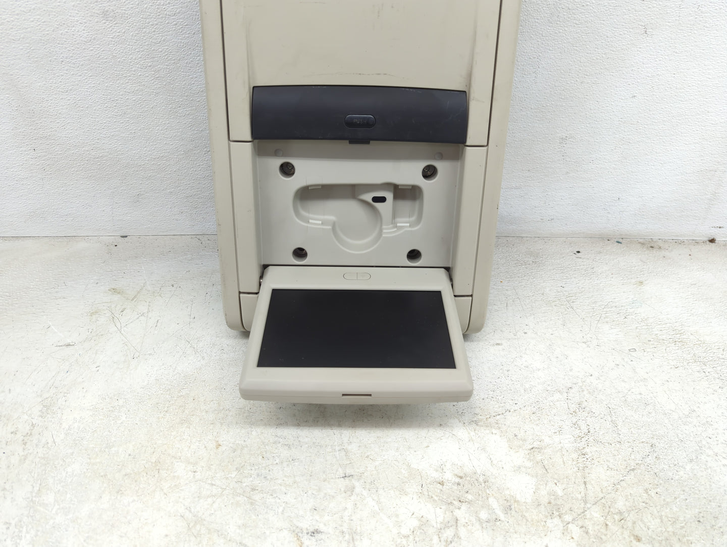 Chrysler Town And Country Information Display Screen Beige - Oemusedautoparts1.com