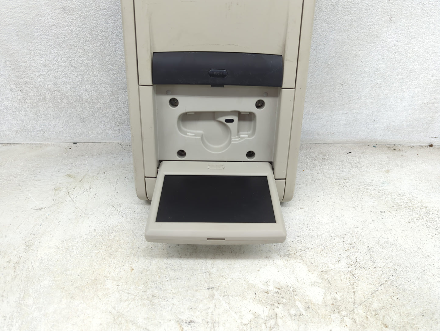 Chrysler Town And Country Information Display Screen Beige - Oemusedautoparts1.com
