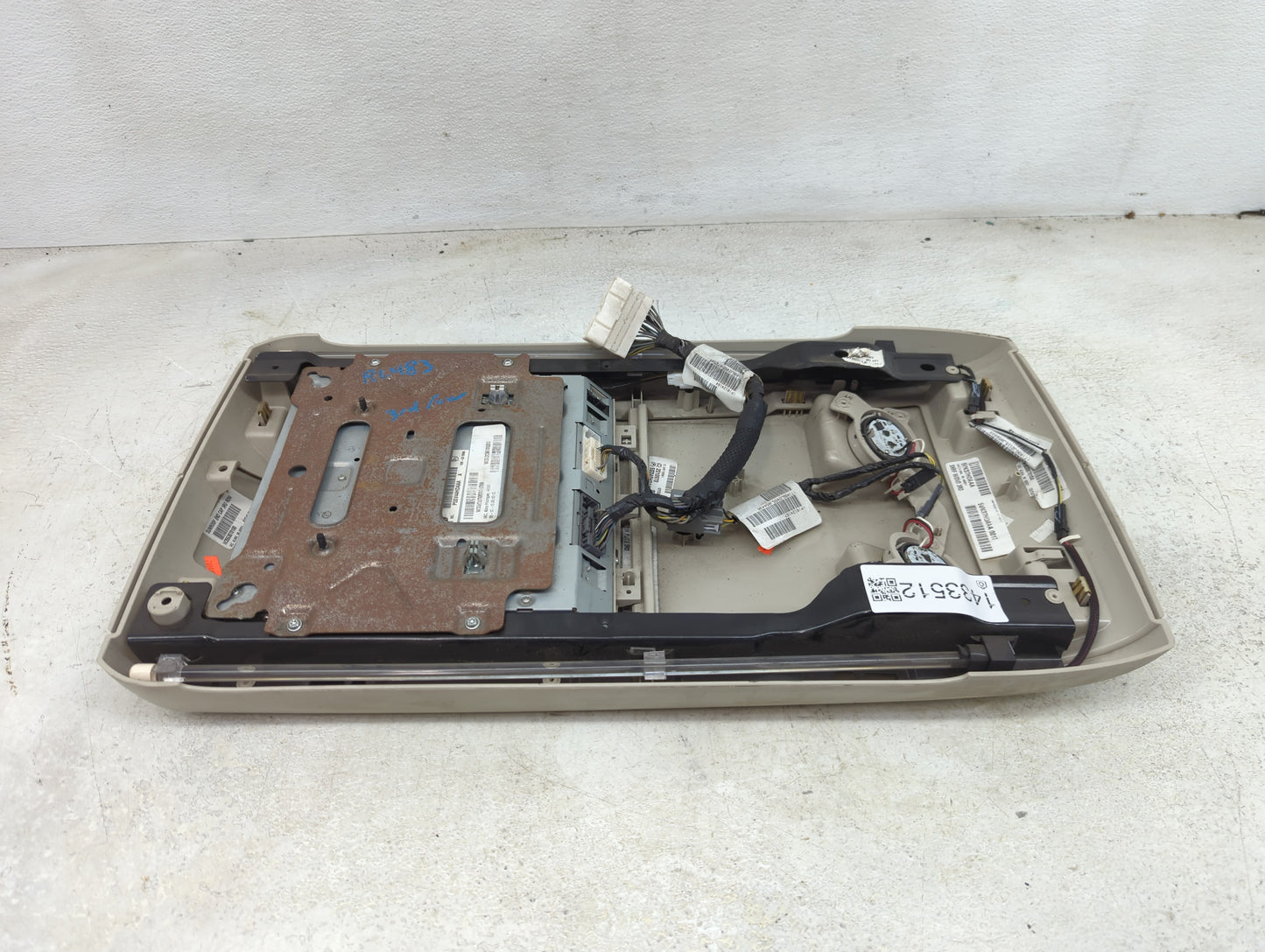 Chrysler Town And Country Information Display Screen Beige - Oemusedautoparts1.com
