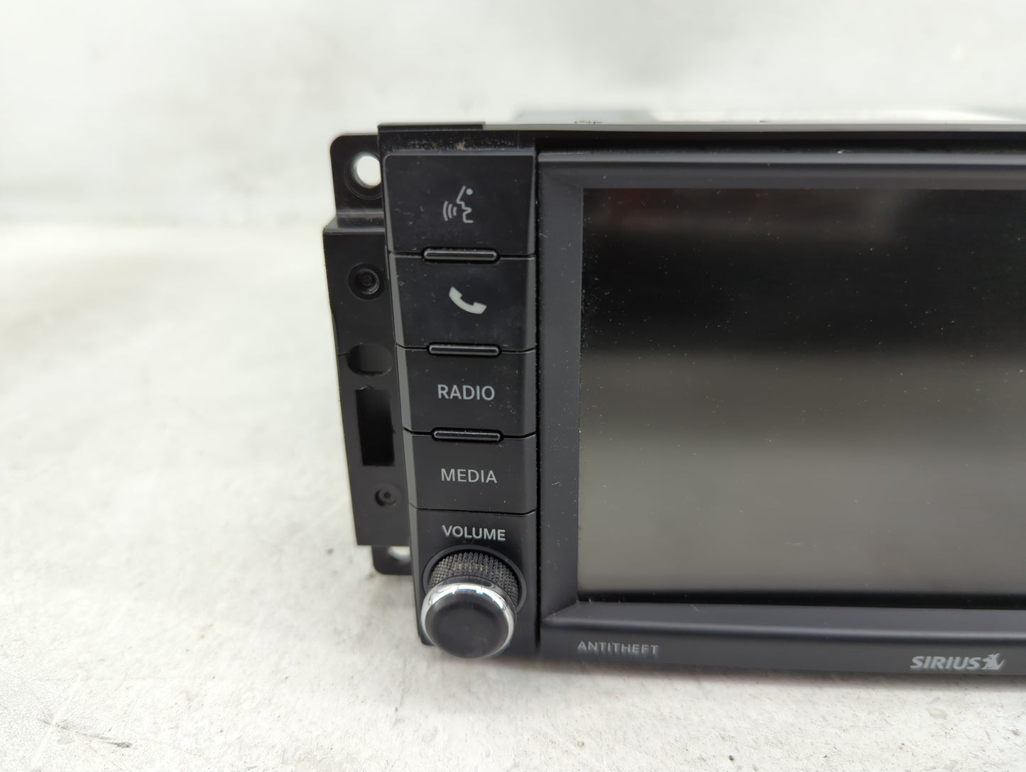 2016 Chrysler Town and Country Radio AM FM Cd Player Receiver Replacement P/N:P68282485AC Fits OEM Used Auto Parts - Oemused