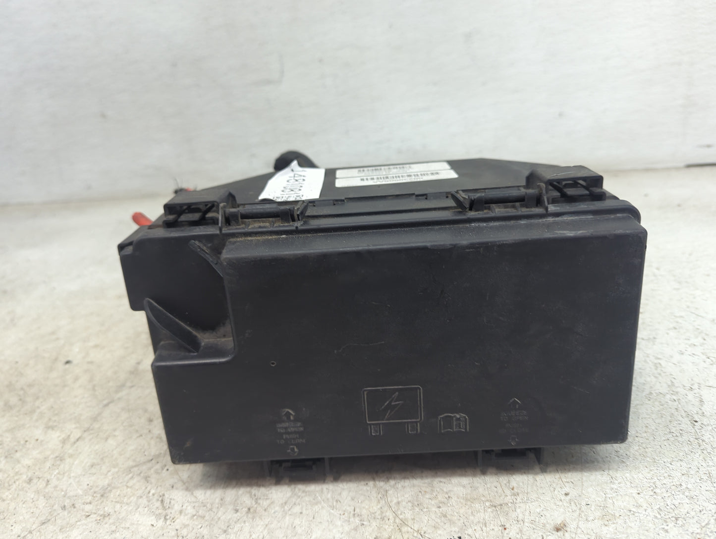 2016 Chrysler Town And Country Fusebox Fuse Box Relay Module Tipm - Oemusedautoparts1.com