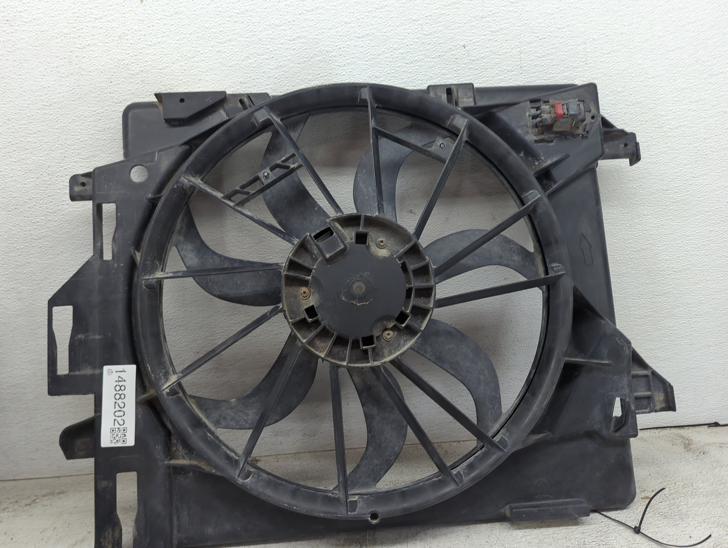 2016 Chrysler Town and Country Electric Radiator Cooling Fan Motor Assembly P/N:05006144AN Fits OEM Used Auto Parts - Oemuse