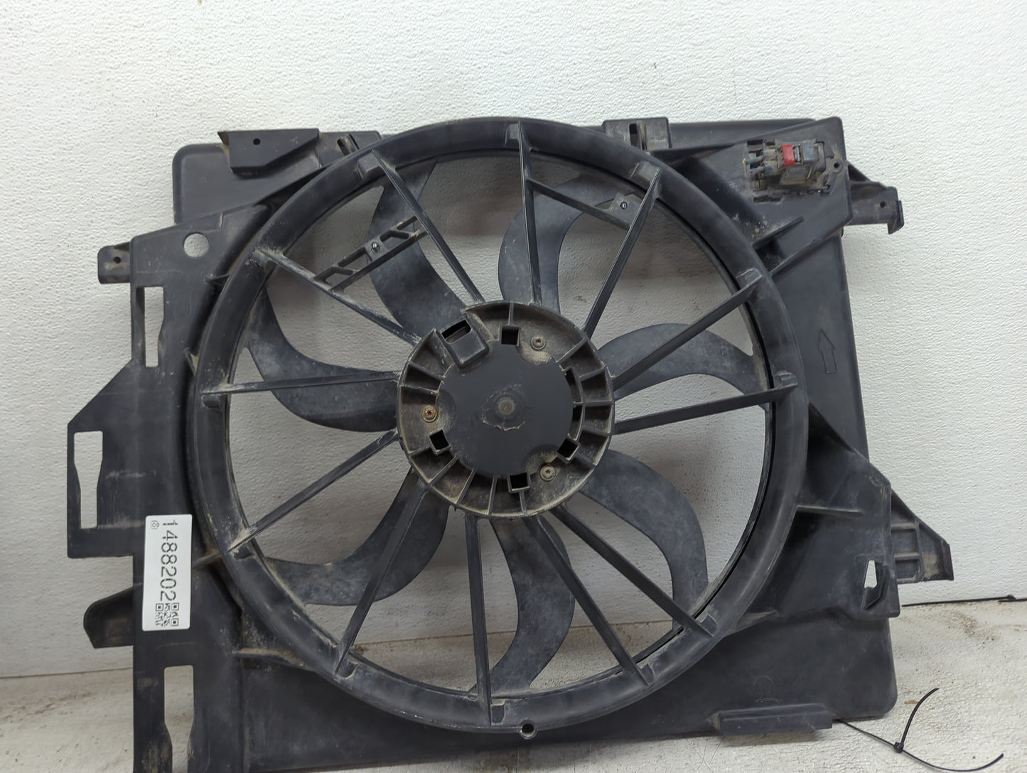 2016 Chrysler Town and Country Electric Radiator Cooling Fan Motor Assembly P/N:05006144AN Fits OEM Used Auto Parts - Oemuse