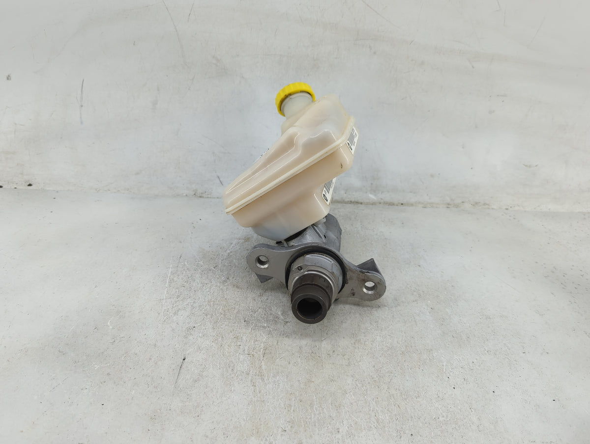Chrysler Town And Country Brake Master Cylinder 1489163 - Oemusedautoparts1.com
