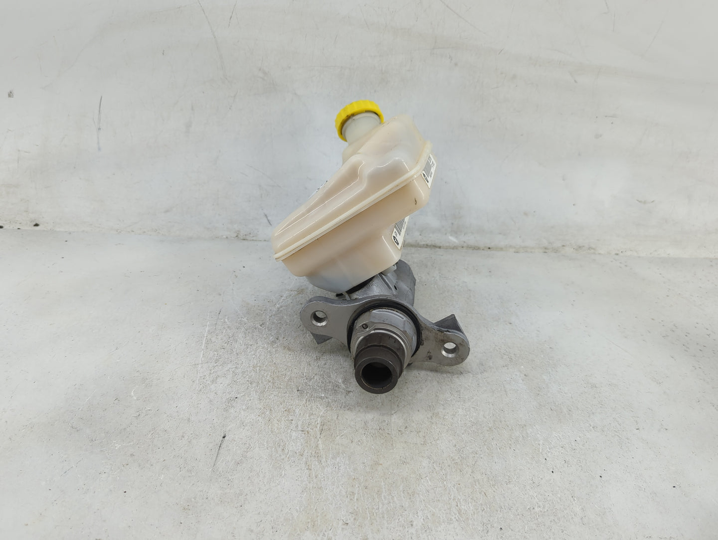 Chrysler Town And Country Brake Master Cylinder - Oemusedautoparts1.com