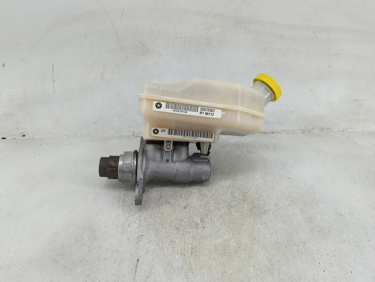 Chrysler Town And Country Brake Master Cylinder - Oemusedautoparts1.com