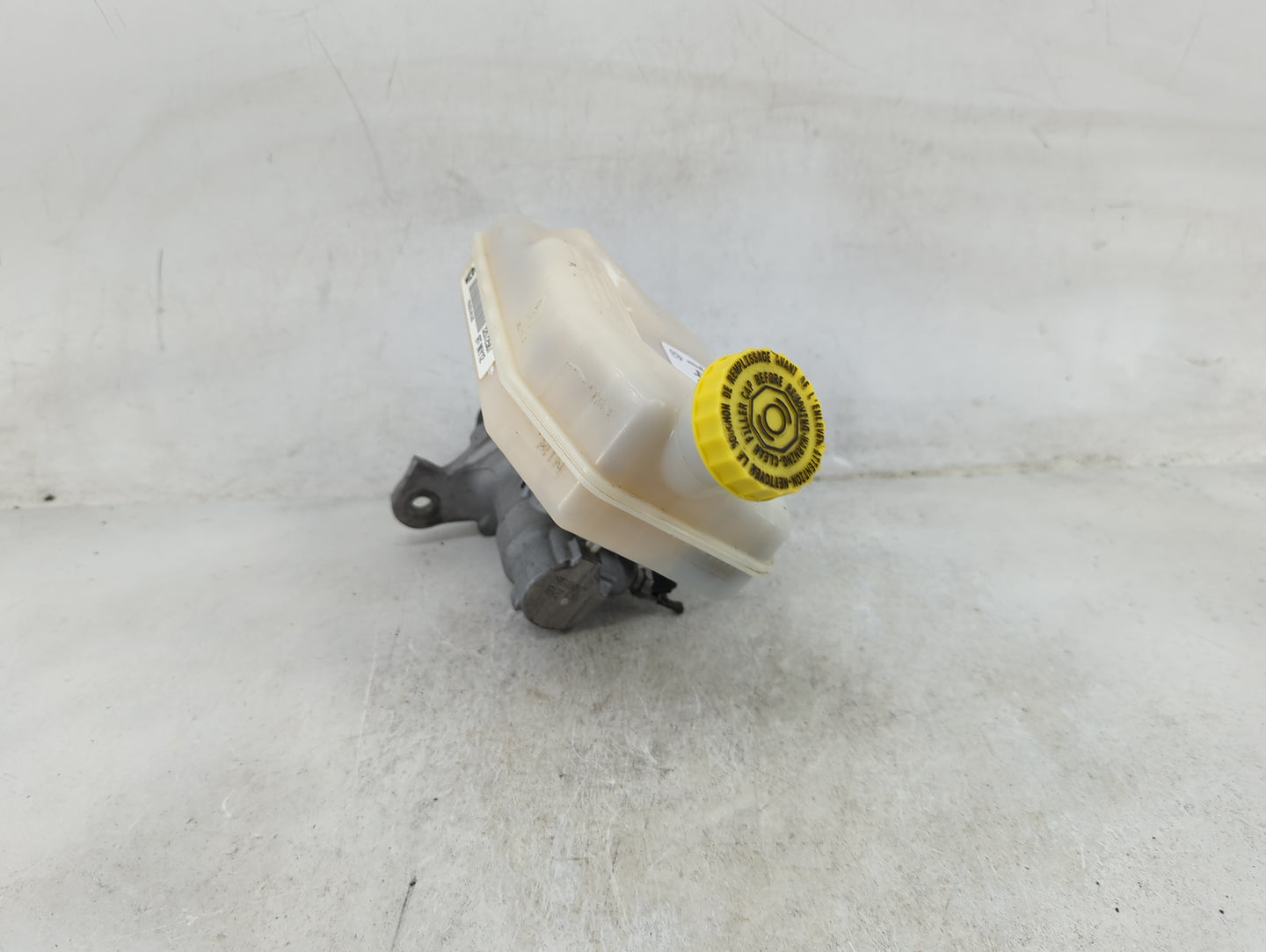 Chrysler Town And Country Brake Master Cylinder - Oemusedautoparts1.com