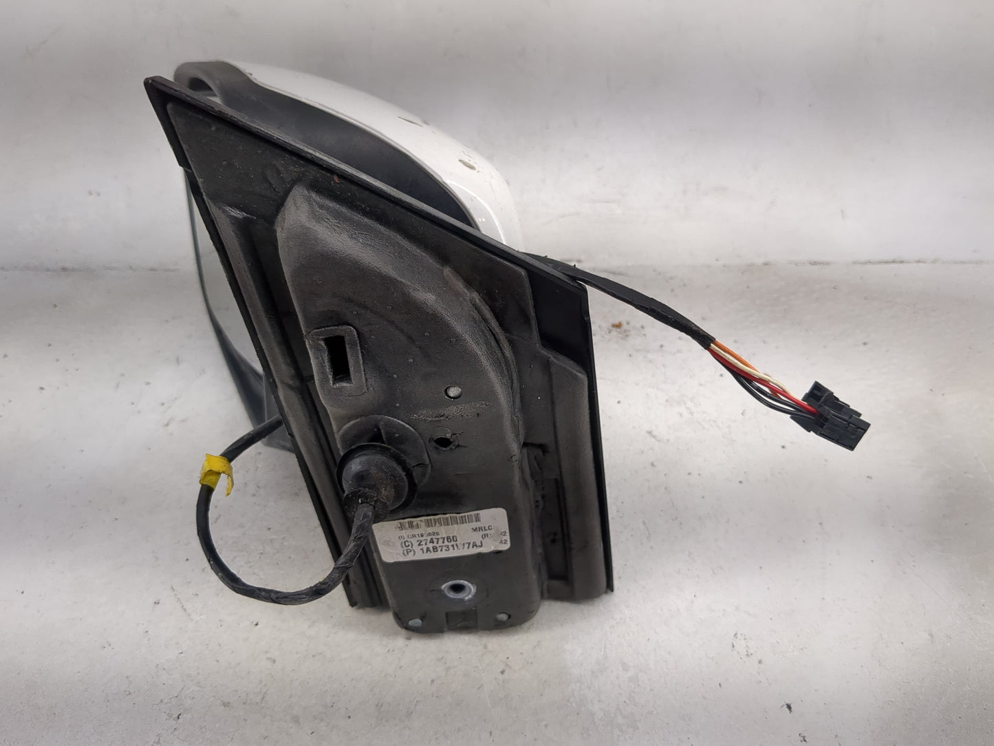 2016 Chrysler Town and Country Driver Side View Mirror - Left Door Mirror OEM Used - Oemusedautoparts1.com